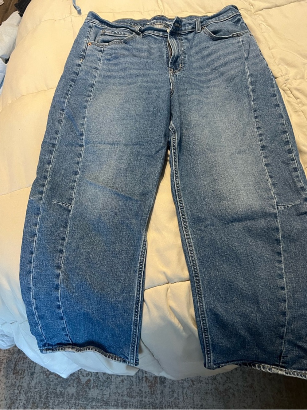 Old Navy High-Rise Barrel Leg Jeans in Medium Blue